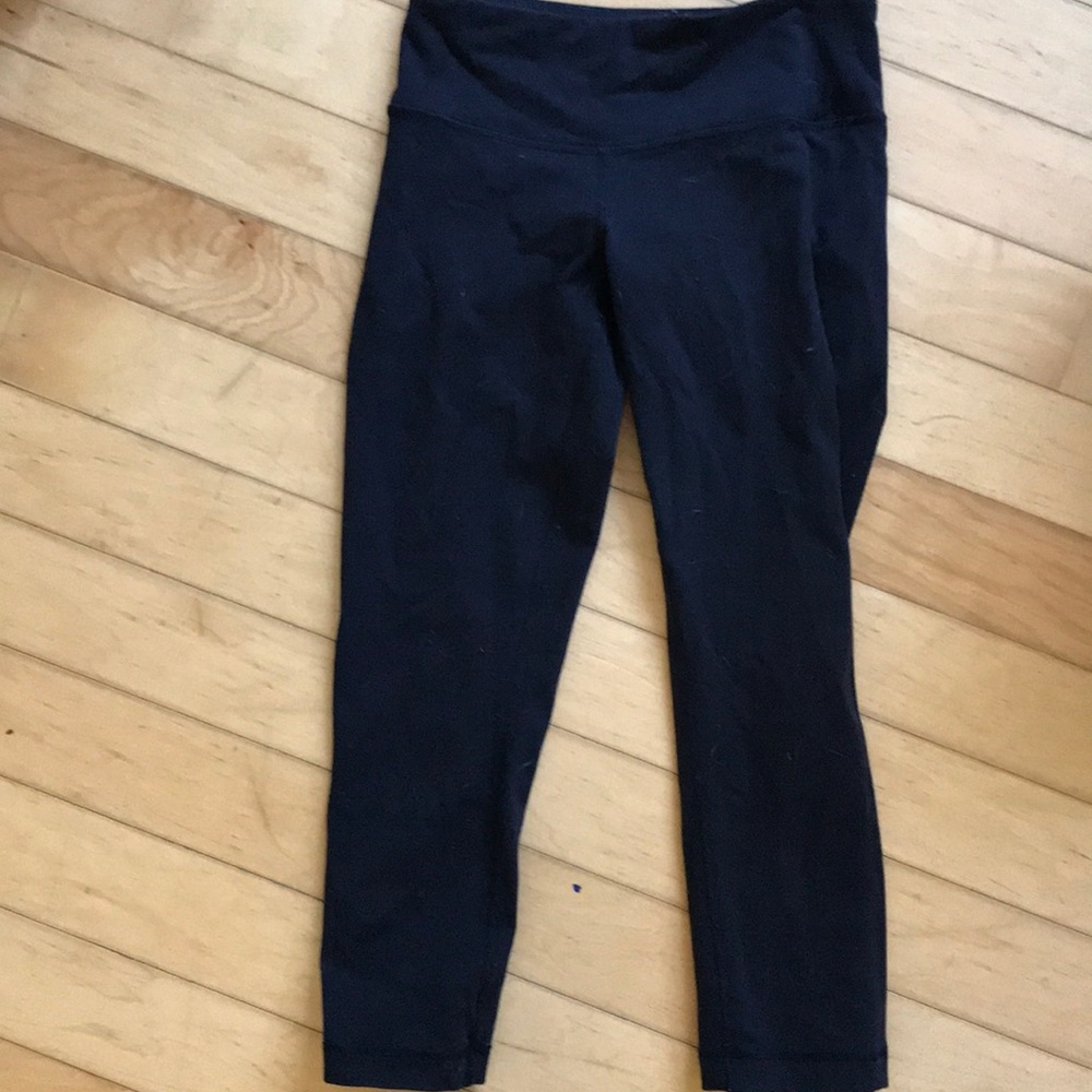 cropped black lulu lemon leggings size 2